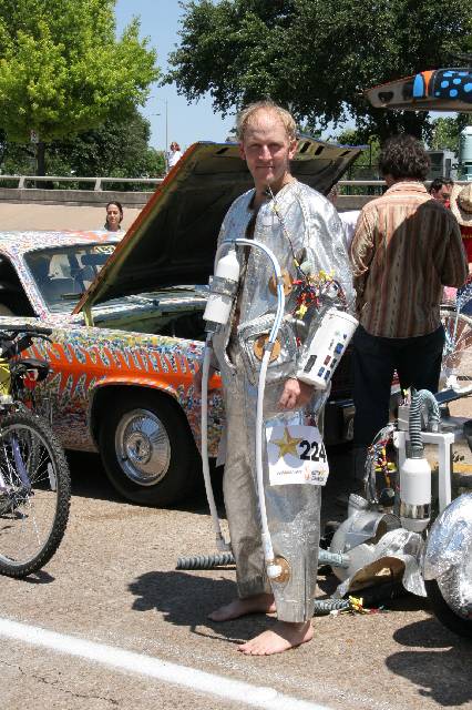 v2006_ArtCar_3_Parade 168 